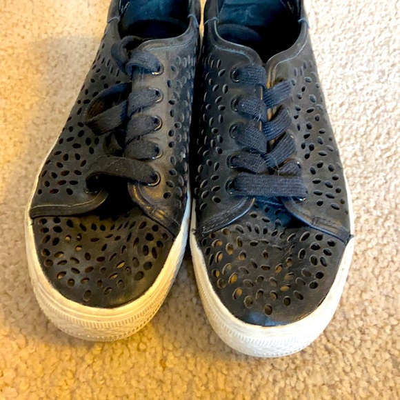 Alice and Olivia summer sneakers black cut outs - Picture 2 of 3